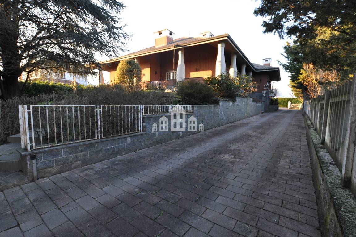 Villa in vendita a Busano