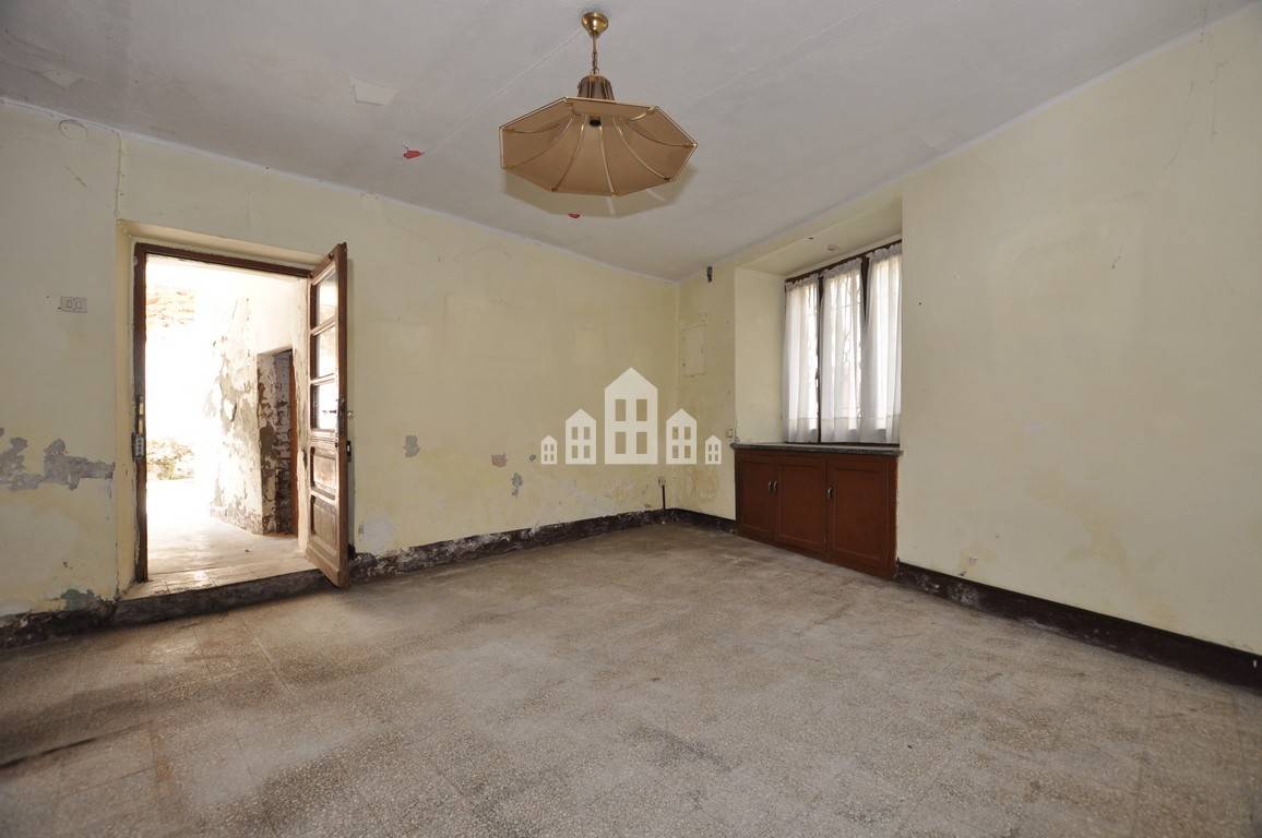 Casa semindipendente in vendita a Castelnuovo Nigra, Villa Castelnuovo