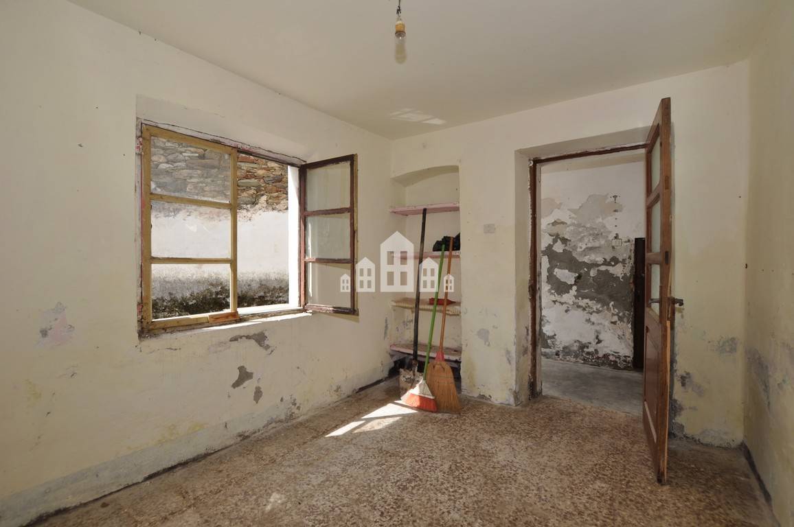 Casa semindipendente in vendita a Castelnuovo Nigra, Villa Castelnuovo