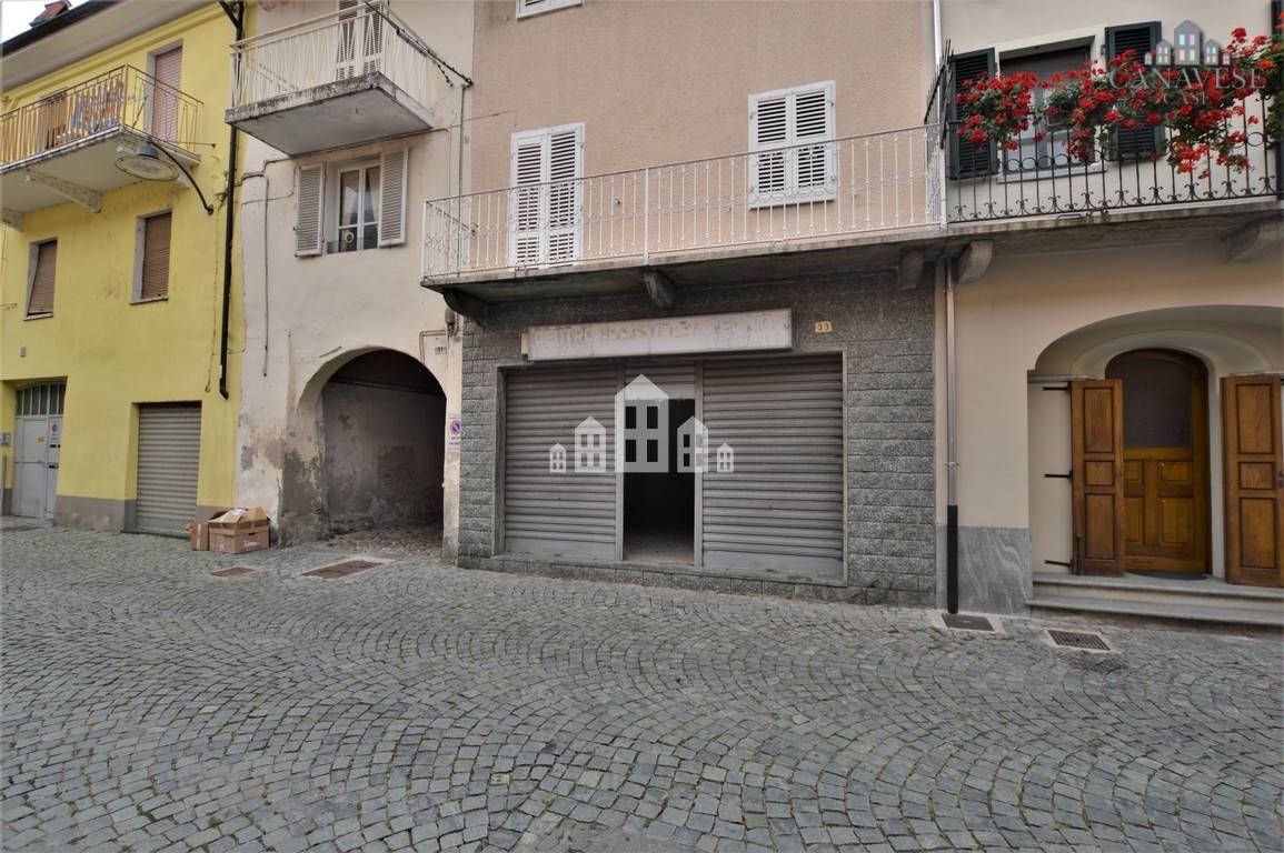 Locale commerciale in vendita a Montalto Dora