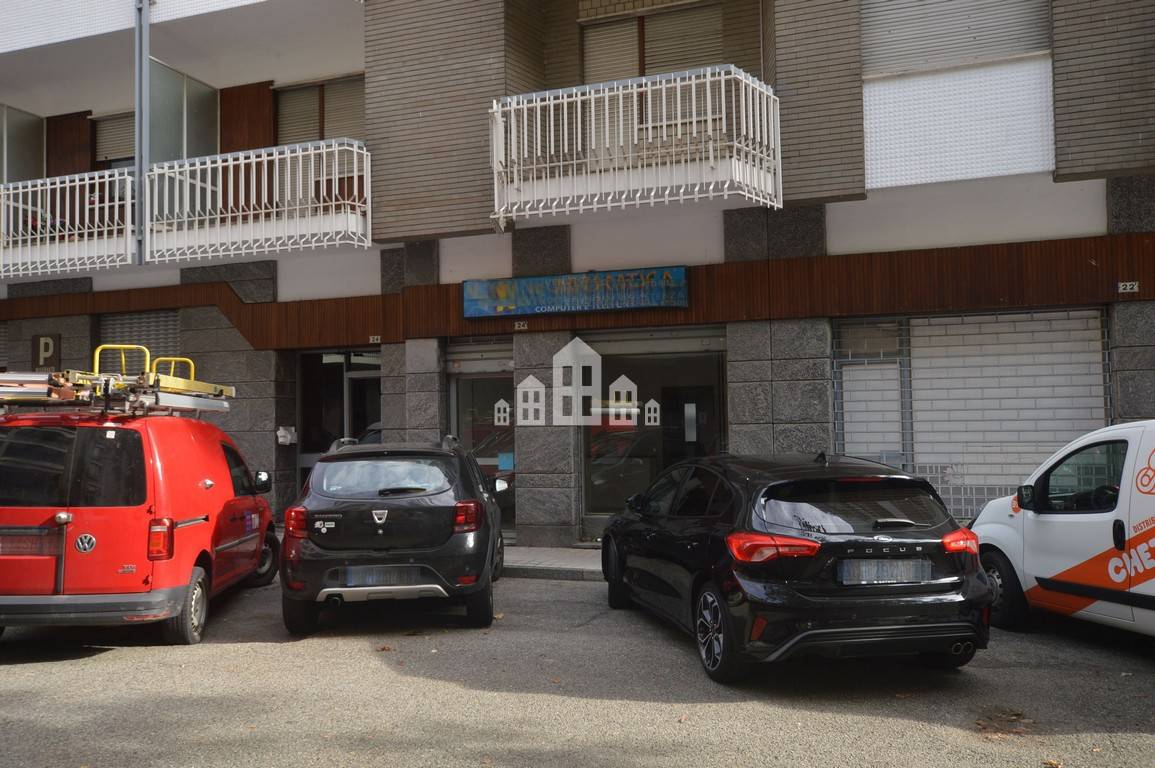 Locale commerciale in vendita a Banchette