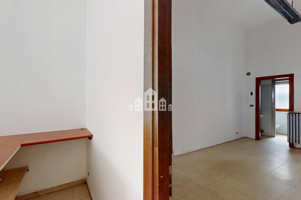 Locale commerciale in vendita a Banchette