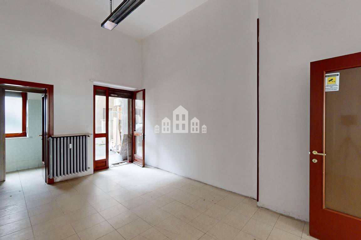 Locale commerciale in vendita a Banchette