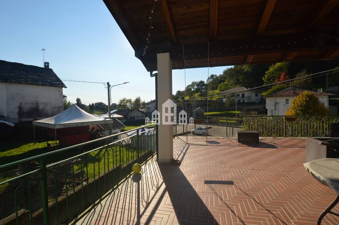 Casa indipendente in vendita a Brosso