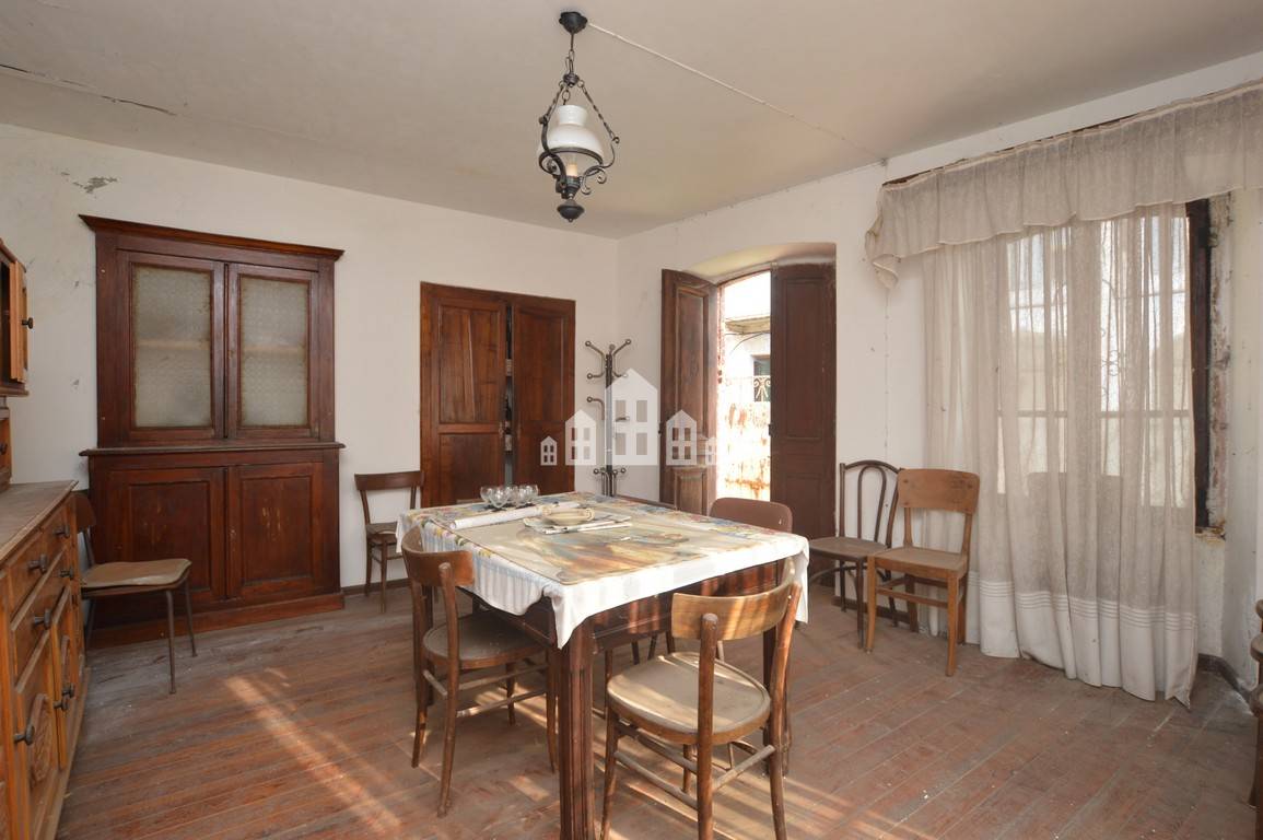 Casa semindipendente in vendita a Val di Chy, Lugnacco