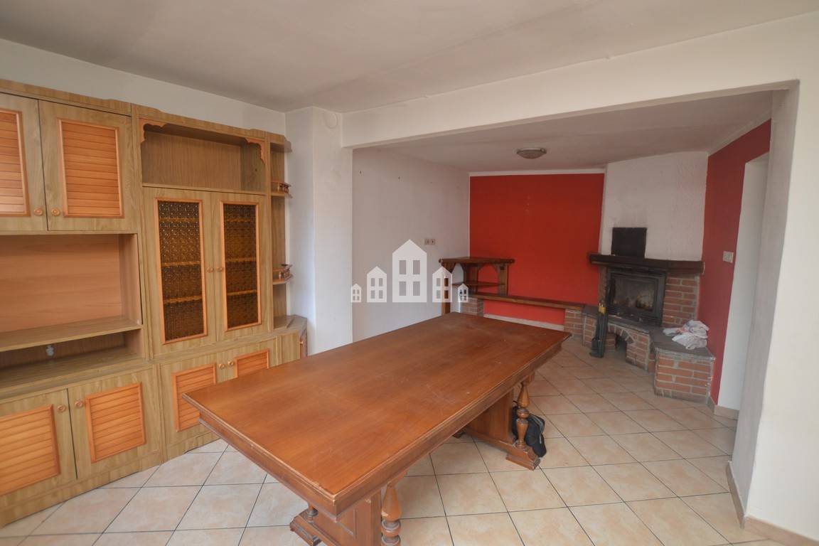 Casa semindipendente in vendita a Castelnuovo Nigra, Villa Castelnuovo