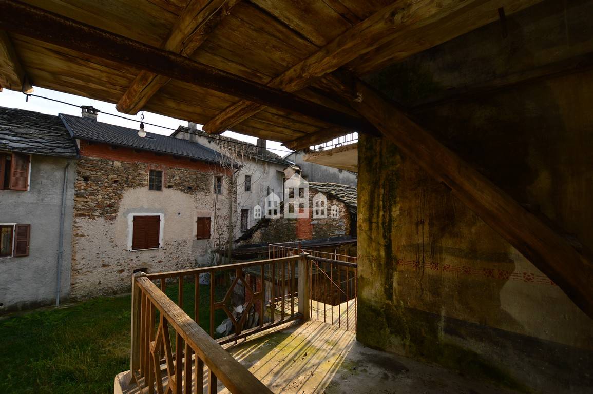 Casa semindipendente in vendita a Rueglio