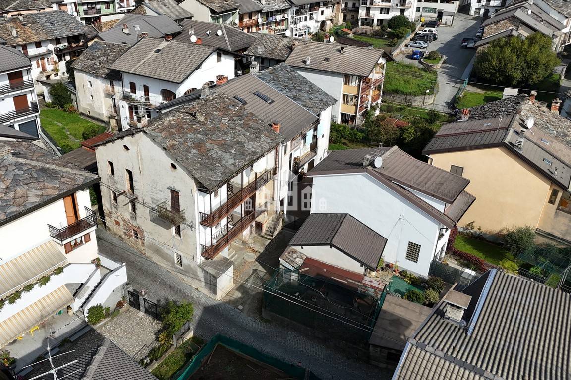 Casa semindipendente in vendita a Rueglio