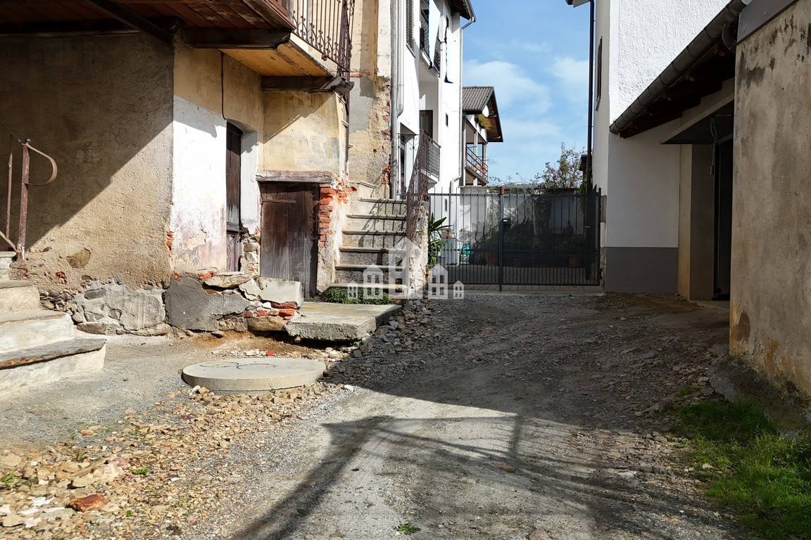 Casa semindipendente in vendita a Rueglio