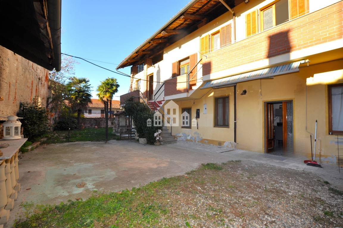 Casa semindipendente in vendita a Ozegna