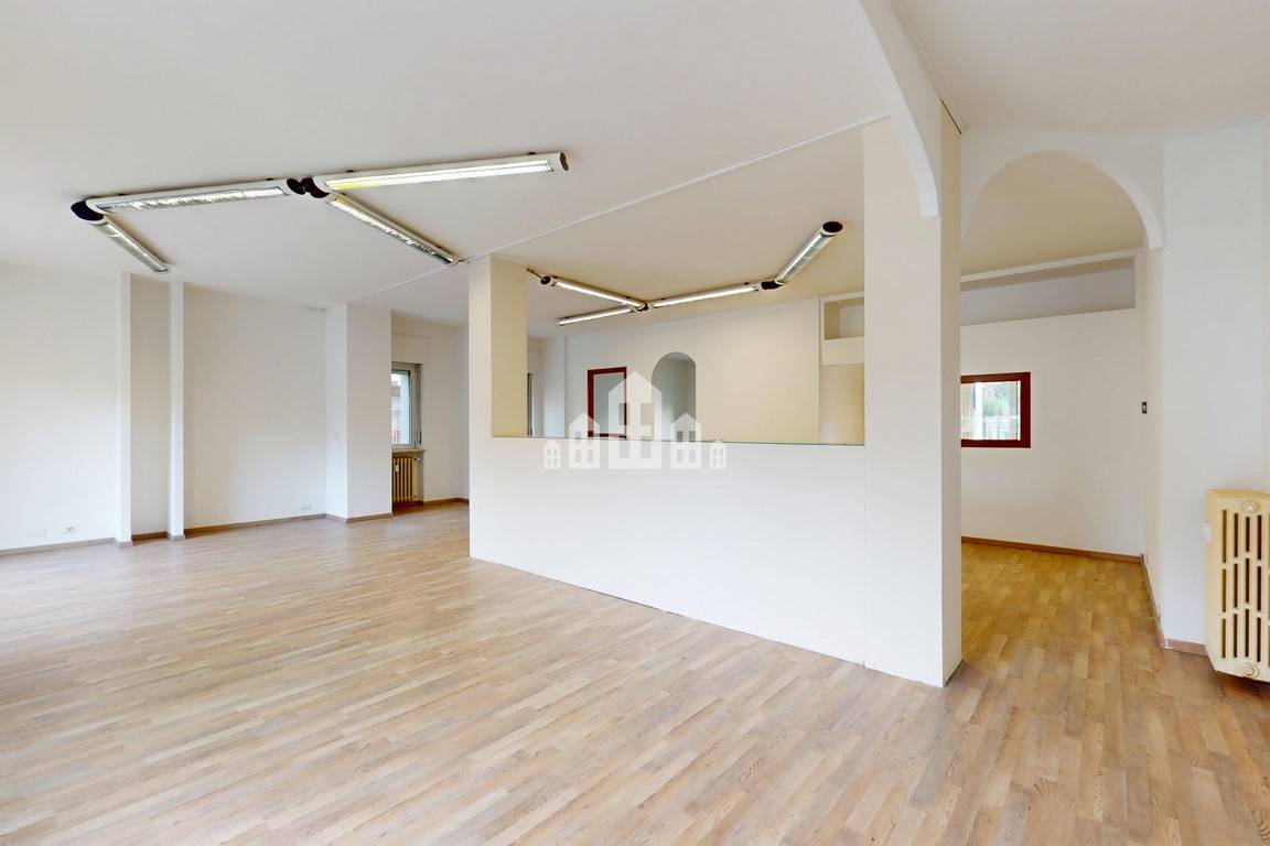 Locale commerciale in affitto a Pont-Saint-Martin