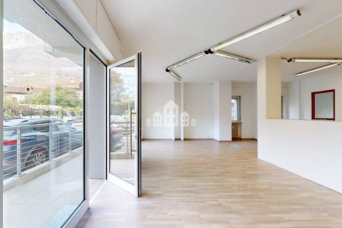 Locale commerciale in affitto a Pont-Saint-Martin