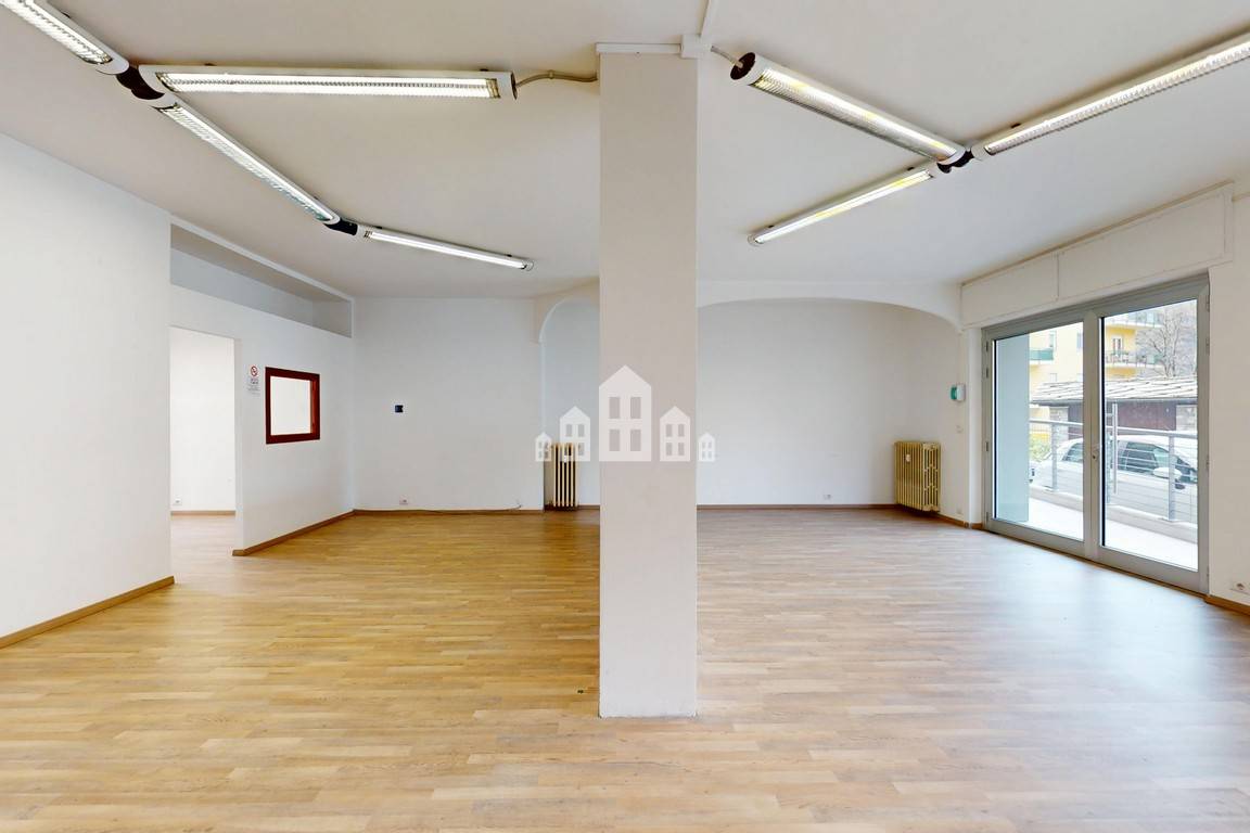 Locale commerciale in affitto a Pont-Saint-Martin