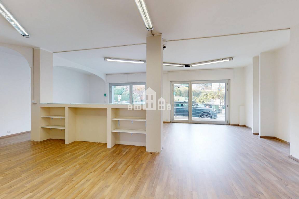 Locale commerciale in affitto a Pont-Saint-Martin