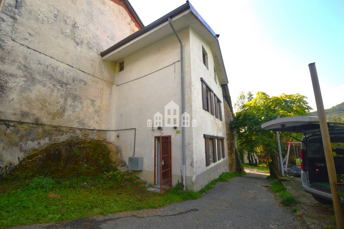 Casa semindipendente in vendita a Castellamonte, Campo