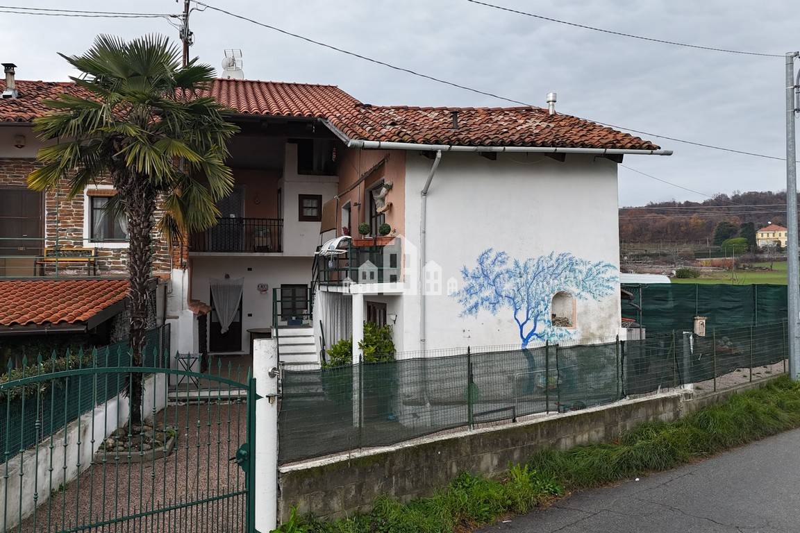 Casa semindipendente in vendita a Agli