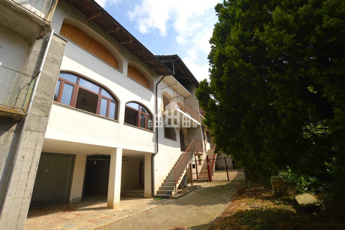 Casa semindipendente in vendita a Rueglio