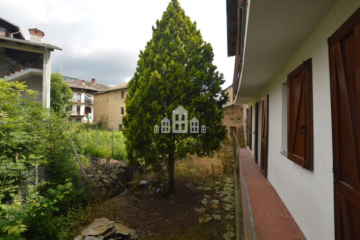 Casa semindipendente in vendita a Rueglio