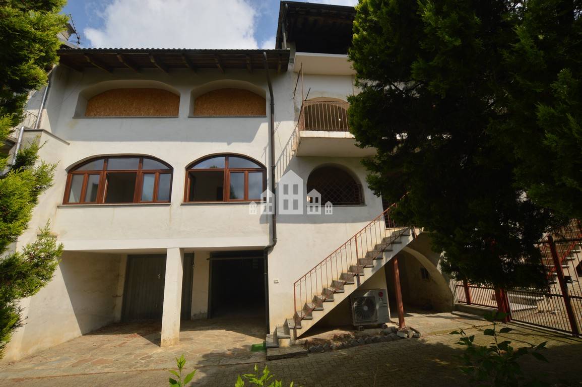 Casa semindipendente in vendita a Rueglio