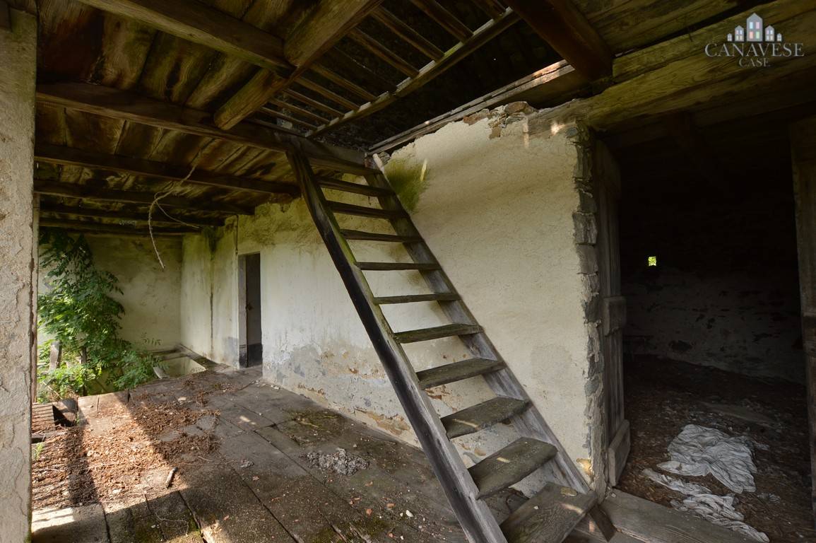 Rustico in vendita a Valchiusa, Trausella