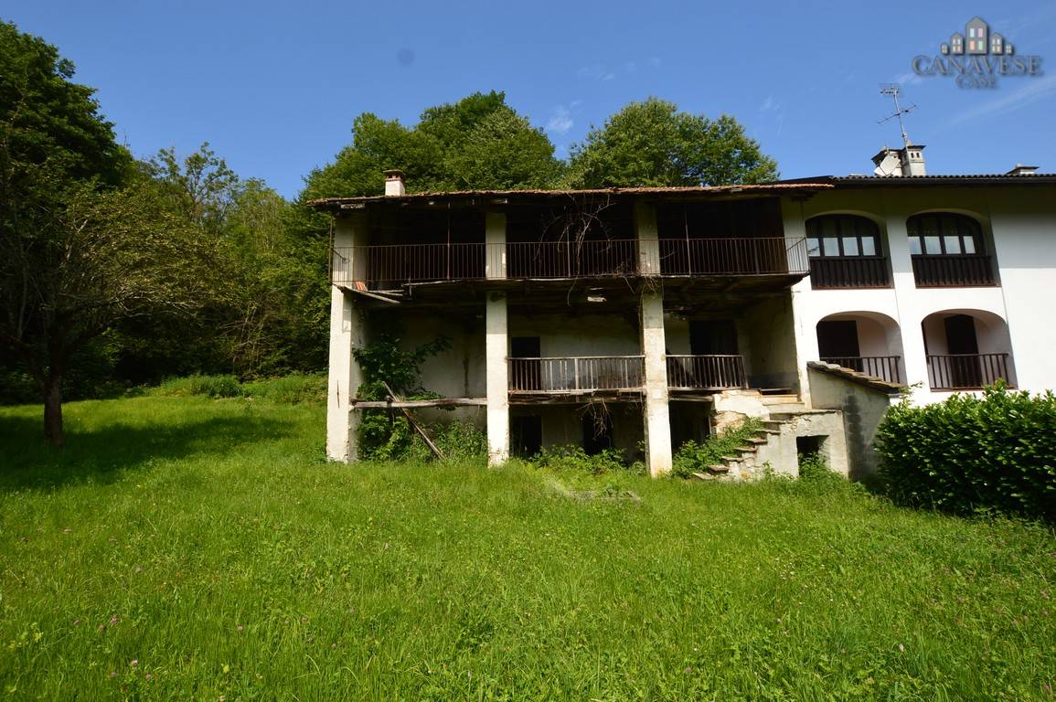 Rustico in vendita a Valchiusa, Trausella