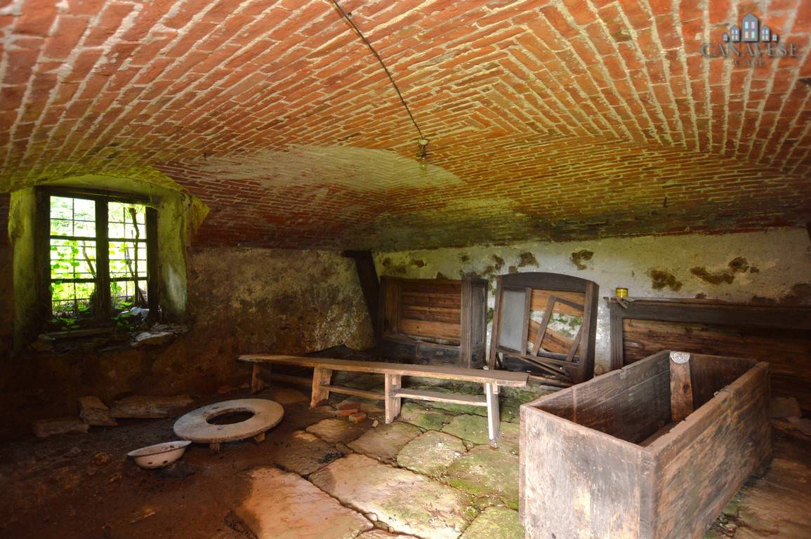 Rustico in vendita a Valchiusa, Trausella