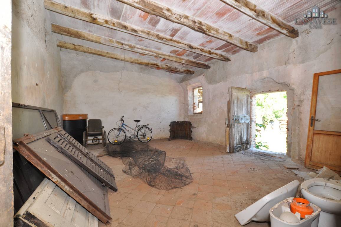 Deposito in vendita a Castellamonte, Preparetto