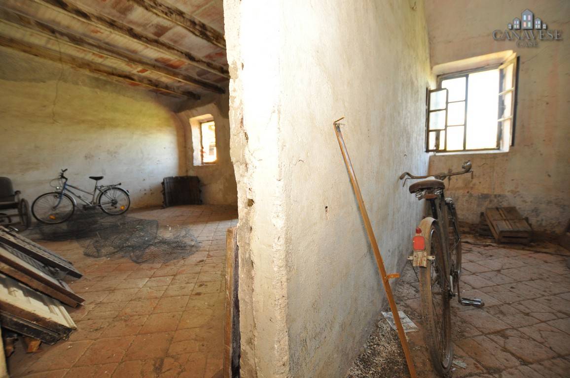 Deposito in vendita a Castellamonte, Preparetto