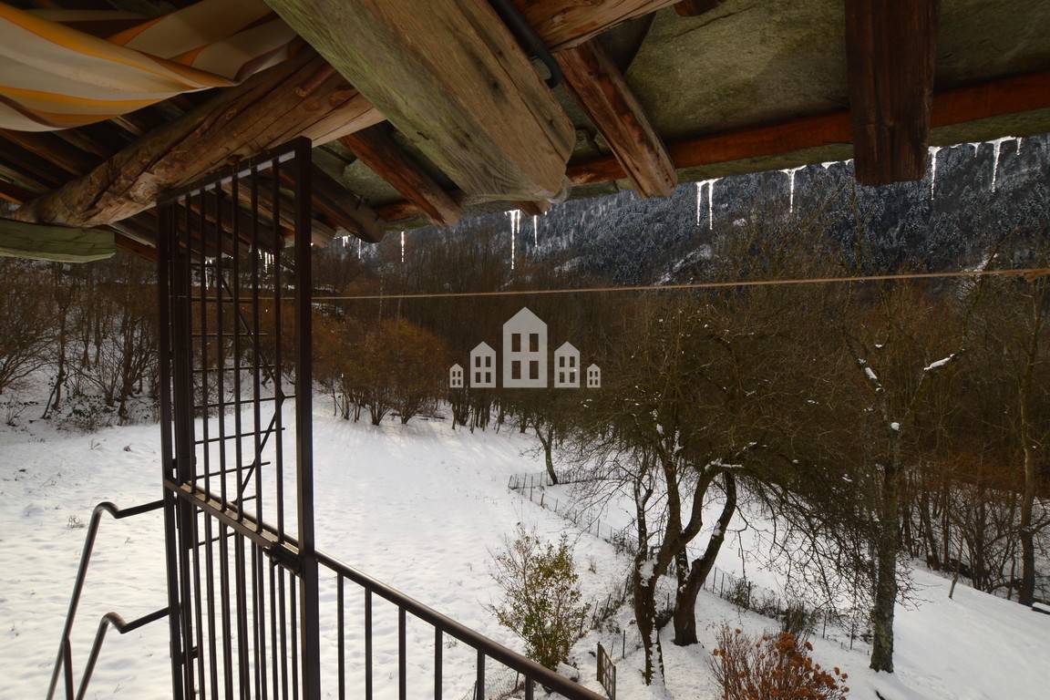 Porzione di bifamiliare in vendita a Ribordone