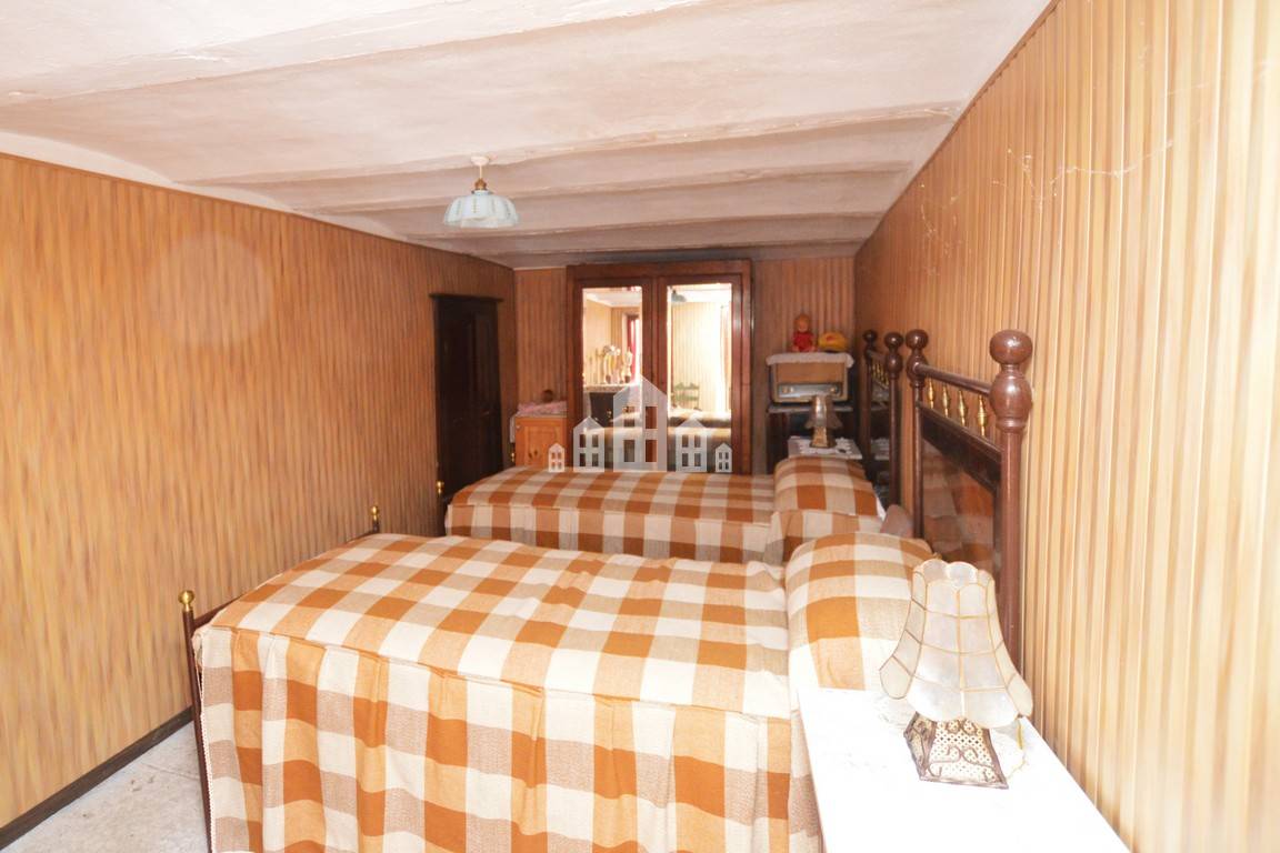 Porzione di bifamiliare in vendita a Ribordone