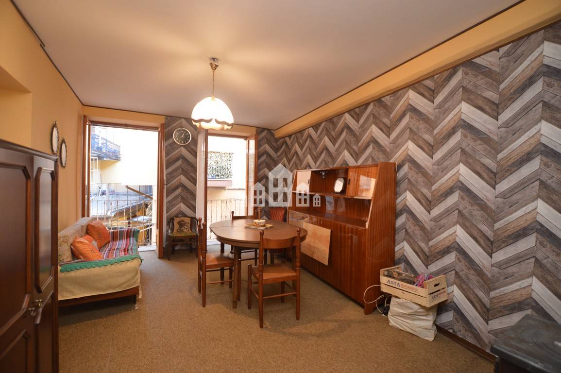 Porzione di bifamiliare in vendita a Locana