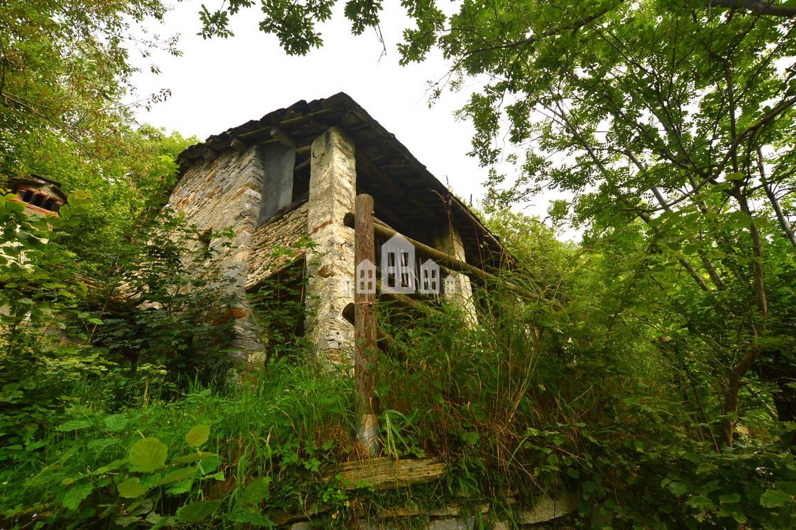 Rustico in vendita a Valchiusa, Inverso