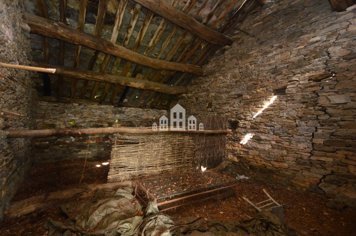 Rustico in vendita a Valchiusa, Inverso