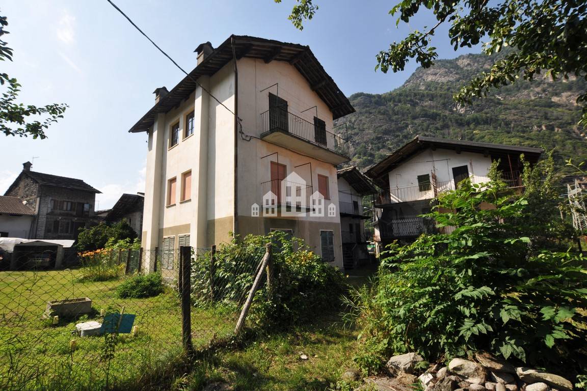 Casa semindipendente in vendita a Locana