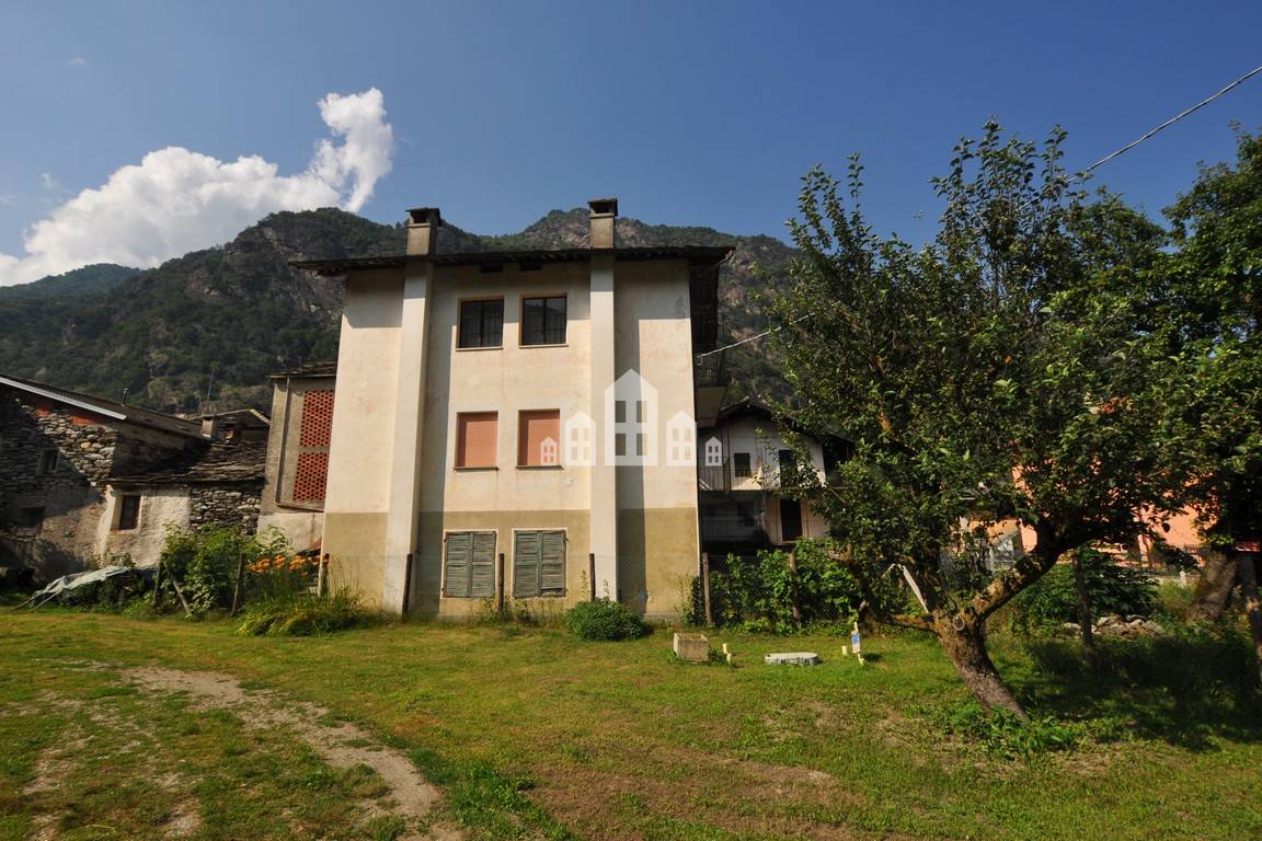 Casa semindipendente in vendita a Locana