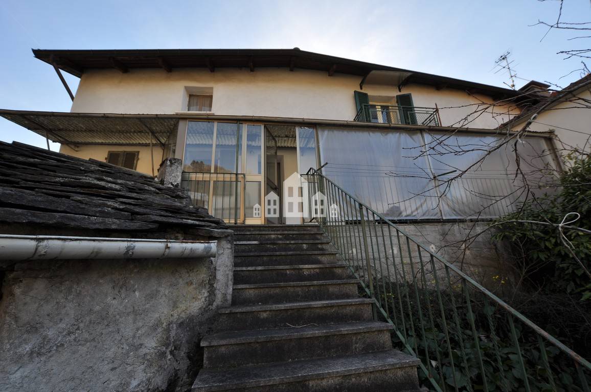 Porzione di bifamiliare in vendita a Pont-Canavese