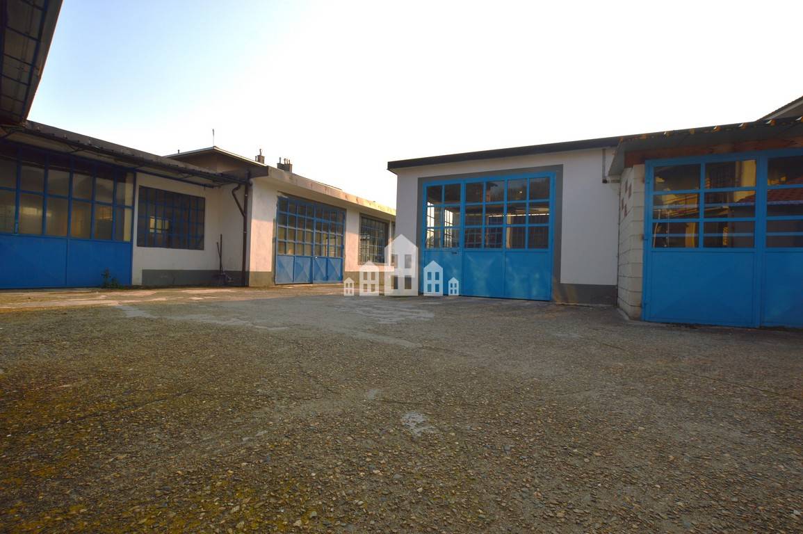 Deposito in vendita a Cuorgn, Salto