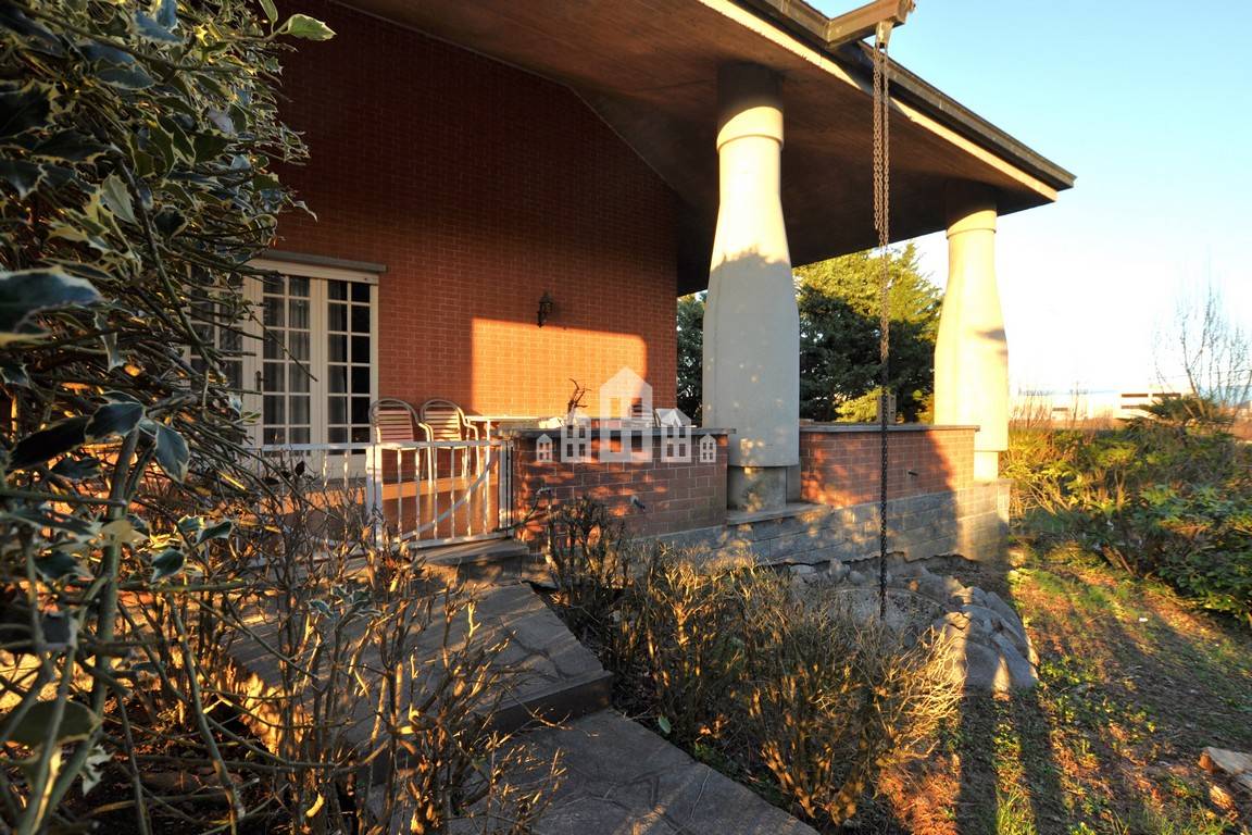 Villa in vendita a Busano