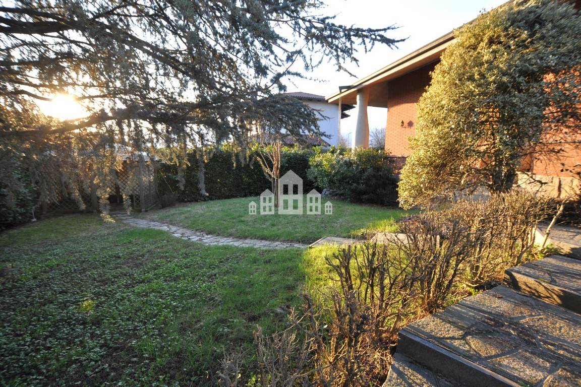 Villa in vendita a Busano