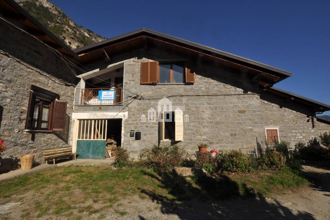 Casa semindipendente in vendita a Locana