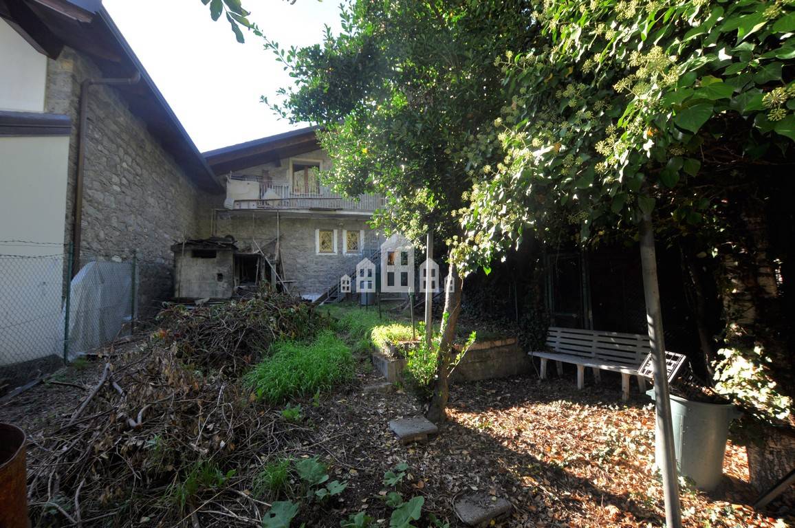 Casa semindipendente in vendita a Locana