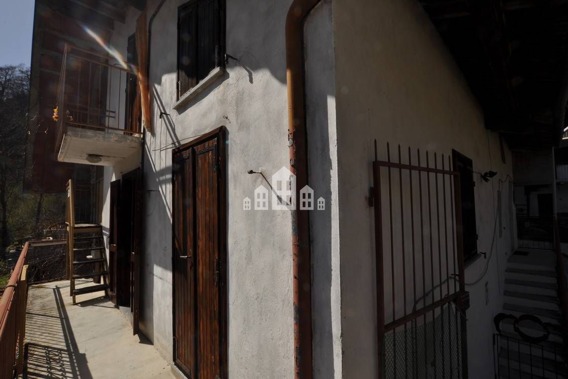 Casa semindipendente in vendita a Ribordone