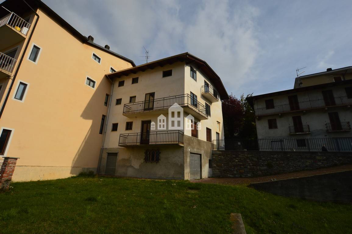 Bifamiliare in vendita a Val di Chy, Alice Superiore