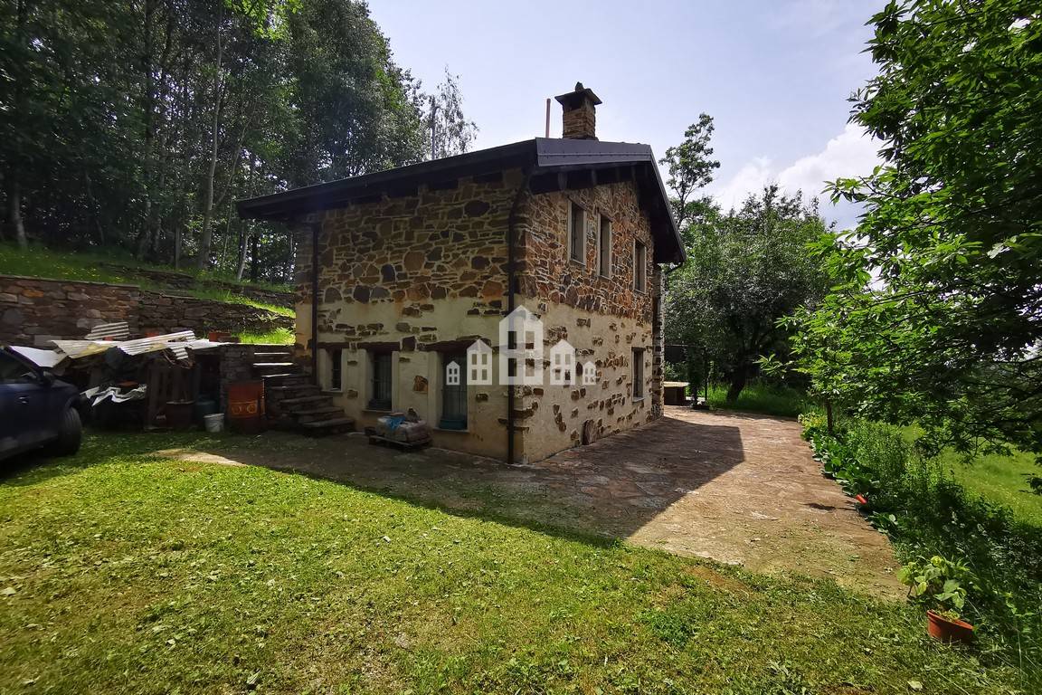 Casa indipendente in vendita a Rueglio