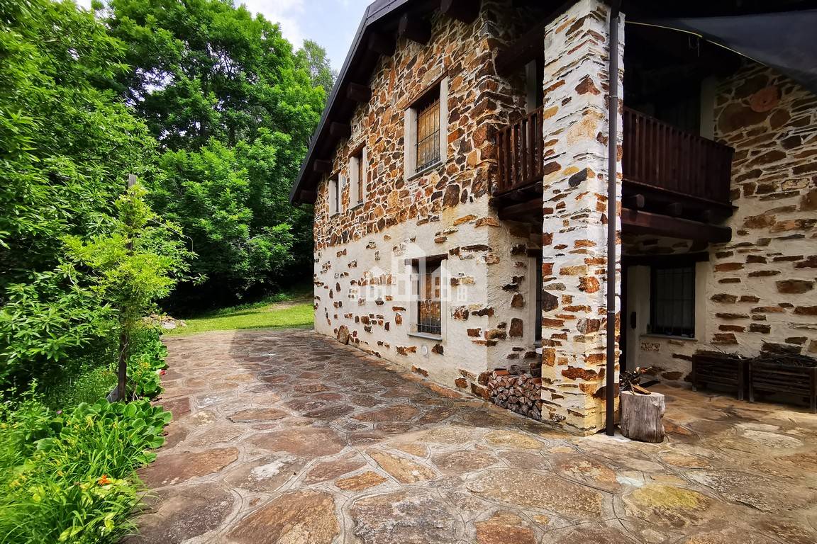 Casa indipendente in vendita a Rueglio