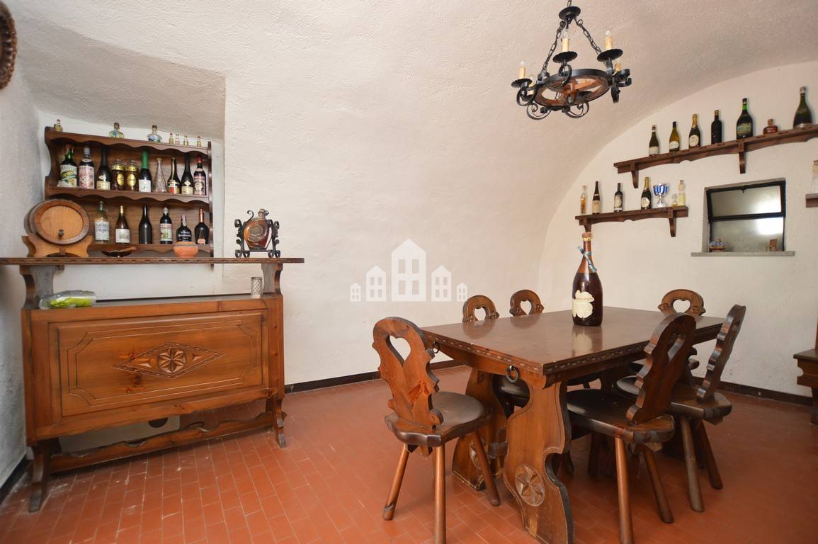 Casa semindipendente in vendita a Val di Chy, Lugnacco