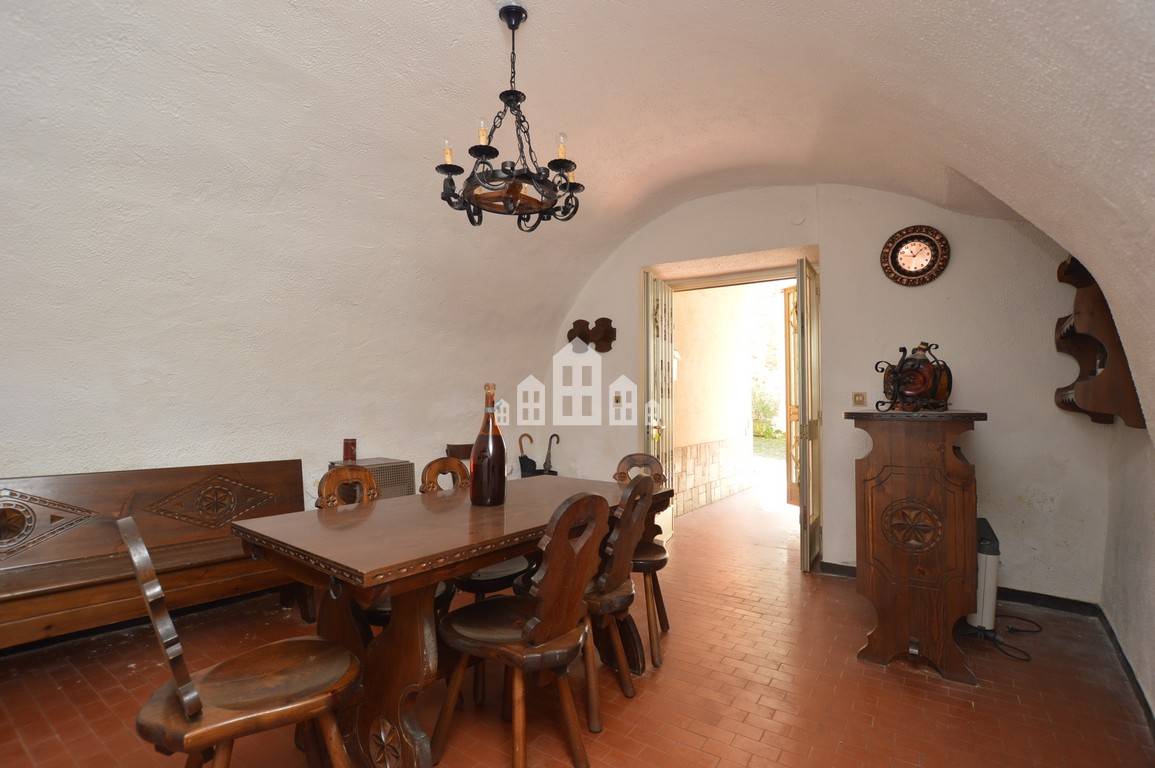 Casa semindipendente in vendita a Val di Chy, Lugnacco