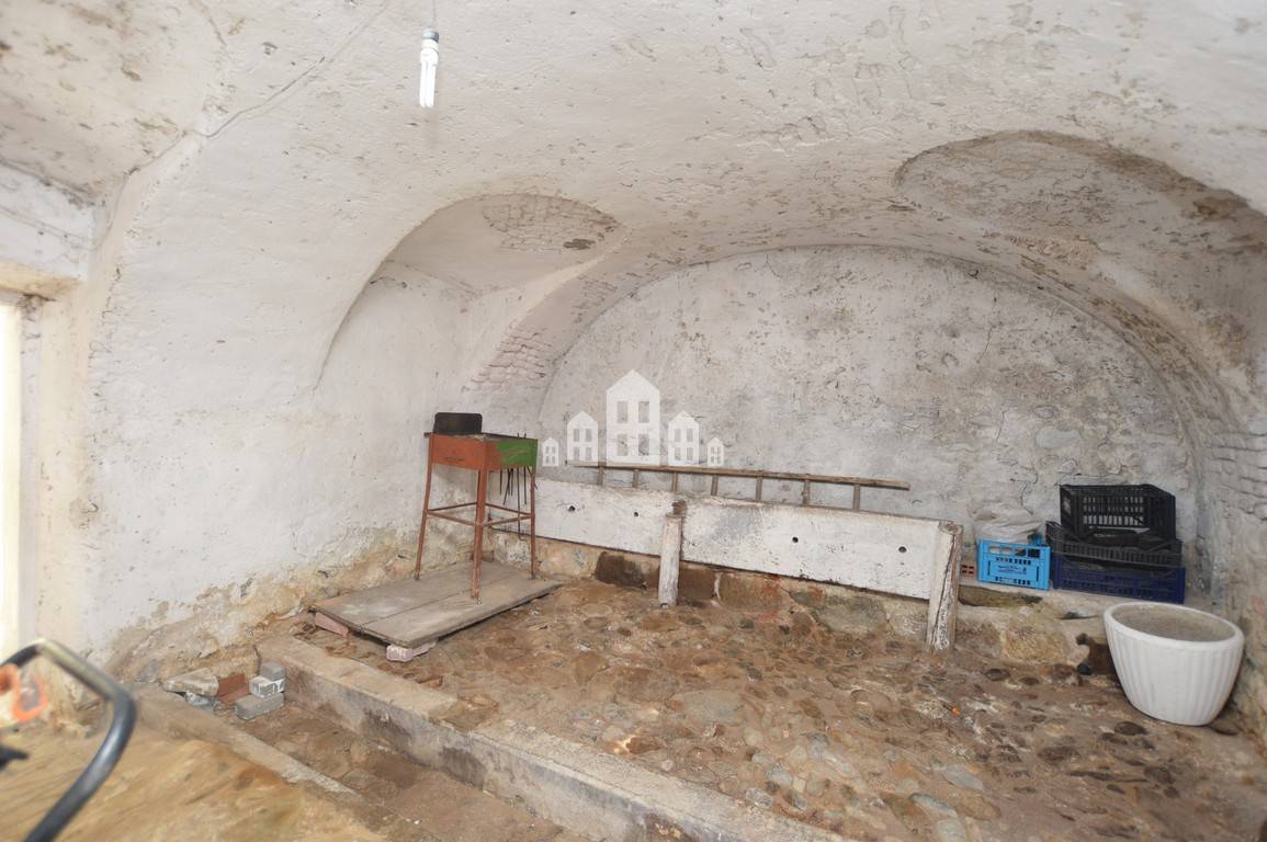 Casa semindipendente in vendita a Val di Chy, Lugnacco