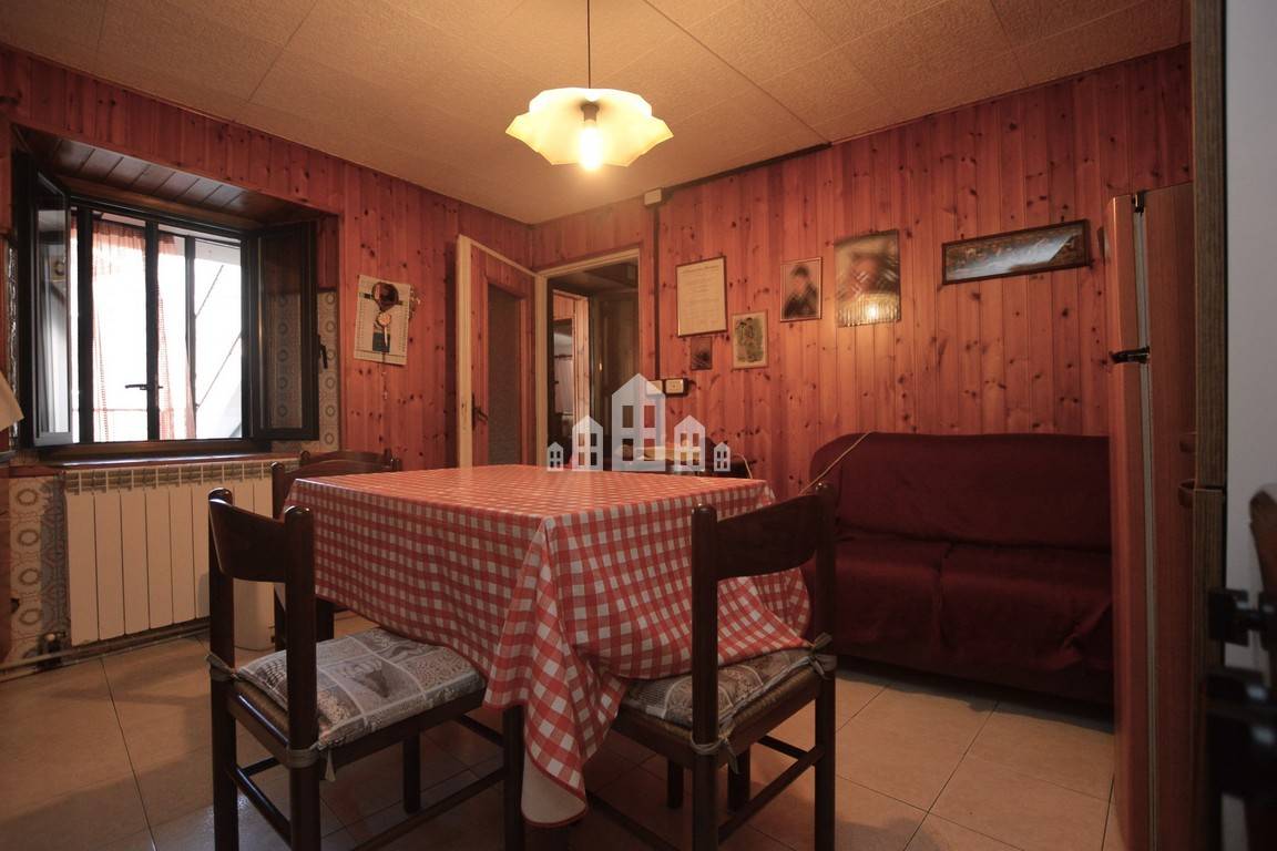 Casa semindipendente in vendita a Val di Chy, Lugnacco