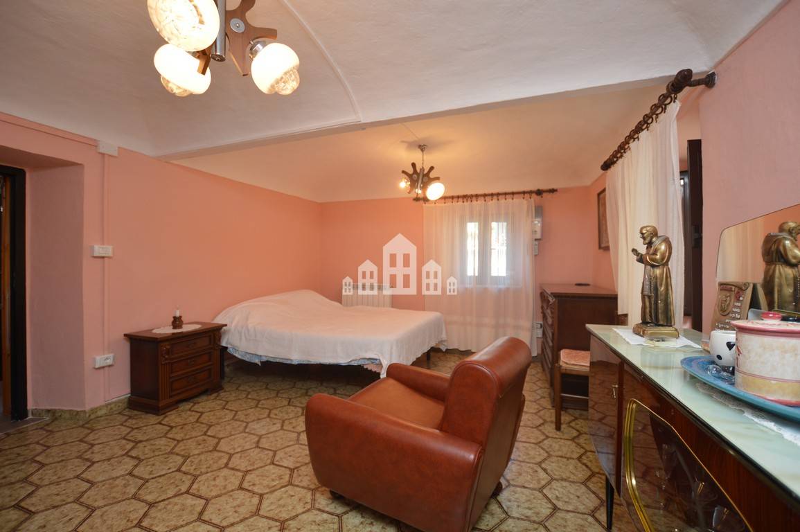 Casa semindipendente in vendita a Val di Chy, Lugnacco